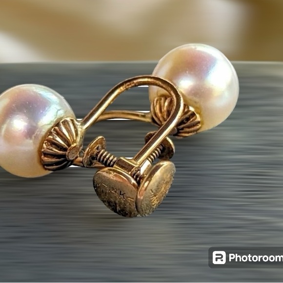14K Solid Gold Vintage Earrings with Genuine Pearls. - Picture 3 of 5